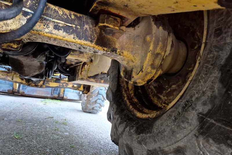 OmecoHub - Immagine KOMATSU WB93R-5